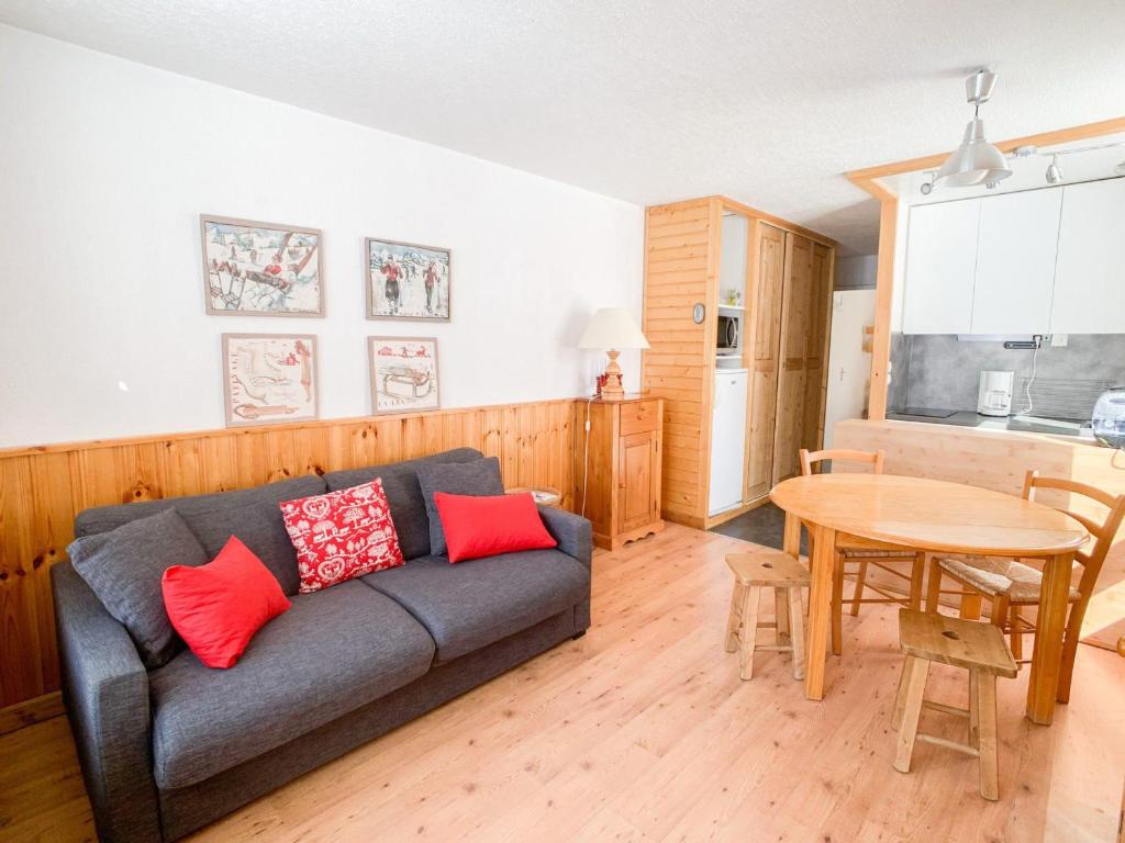 Kuchyňa alebo kuchynka v ubytovaní Appartement rénové 6 pers, sur les pistes, balcon, WiFi - FR-1-502-395