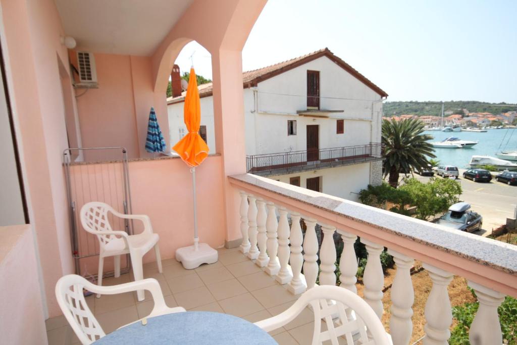 Balkon lub taras w obiekcie Apartments by the sea Kukljica, Ugljan - 8318