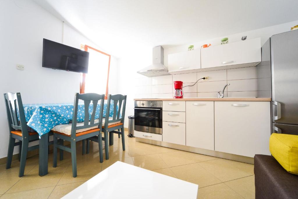 Fotografie z fotogalerie ubytování Family friendly apartments with a swimming pool Biograd na Moru, Biograd - 8370 v destinaci Biograd na Moru
