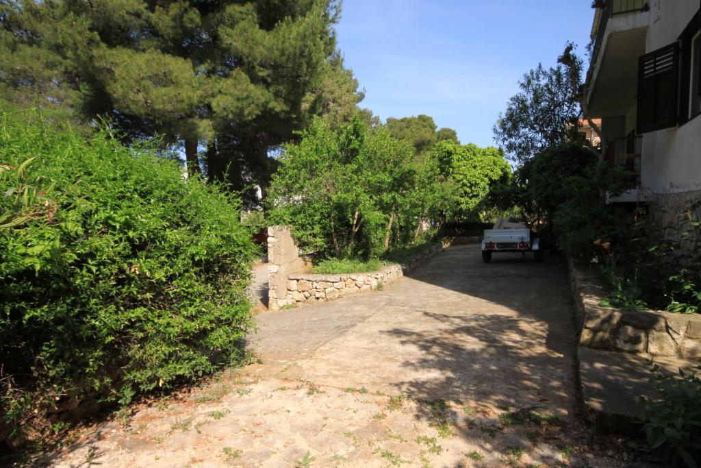 Zdjęcie z galerii obiektu Apartments with a parking space Jelsa, Hvar - 8750 w mieście Jelsa