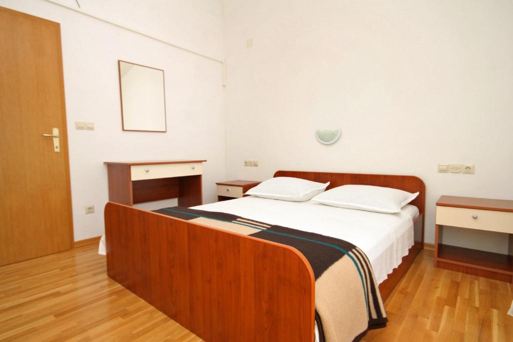 Zdjęcie z galerii obiektu Apartment Jelsa 8765b w mieście Jelsa