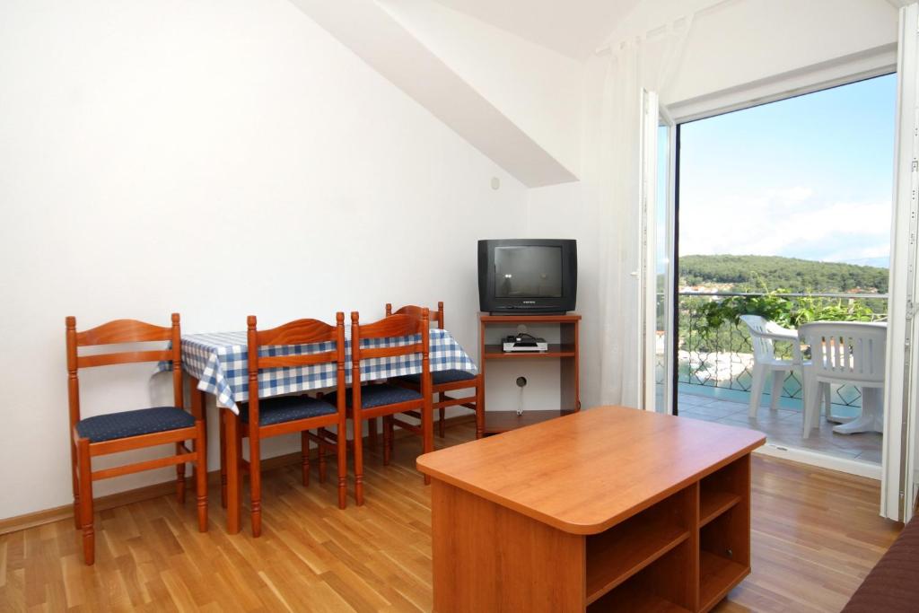 Zdjęcie z galerii obiektu Apartment Jelsa 8765b w mieście Jelsa