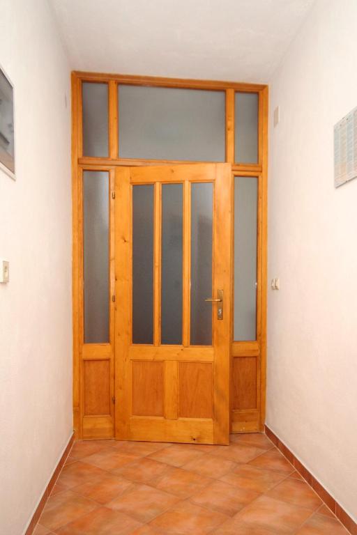 Zdjęcie z galerii obiektu Apartment Jelsa 8765b w mieście Jelsa