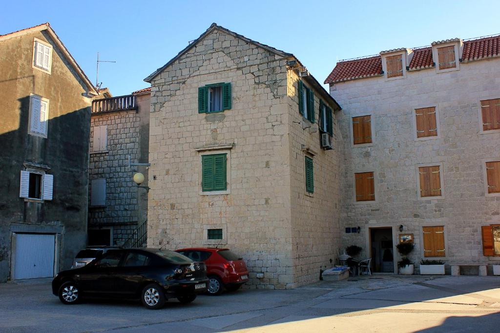Fotografie z fotogalerie ubytování Apartments by the sea Kastel Stafilic, Kastela - 8678 v destinaci Kaštela