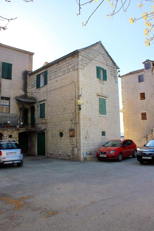 Fotografie z fotogalerie ubytování Apartments by the sea Kastel Stafilic, Kastela - 8678 v destinaci Kaštela