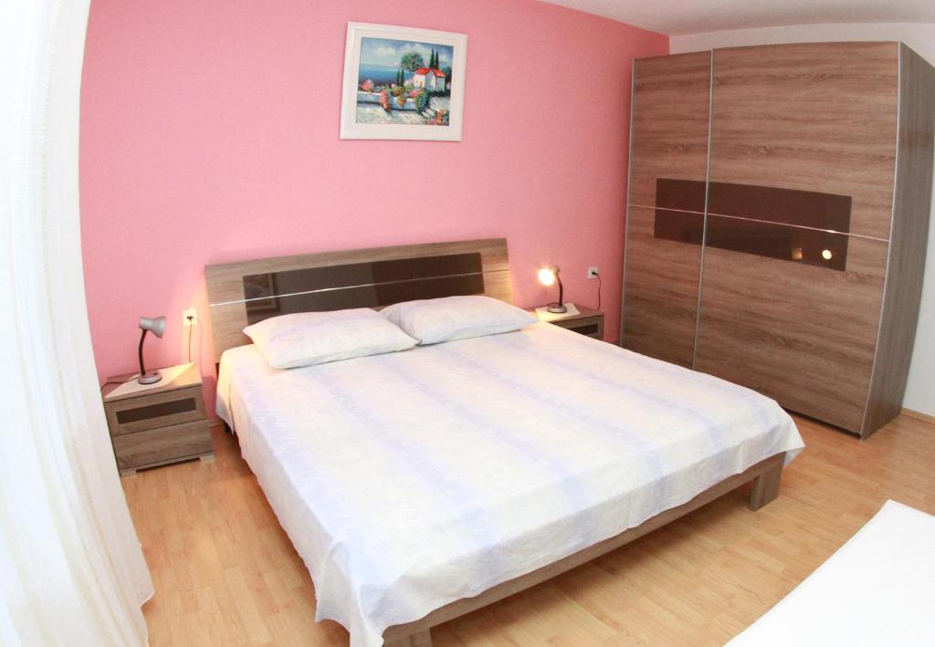 Fotografie z fotogalerie ubytování Apartments with a parking space Okrug Gornji, Ciovo - 10343 v Trogiru