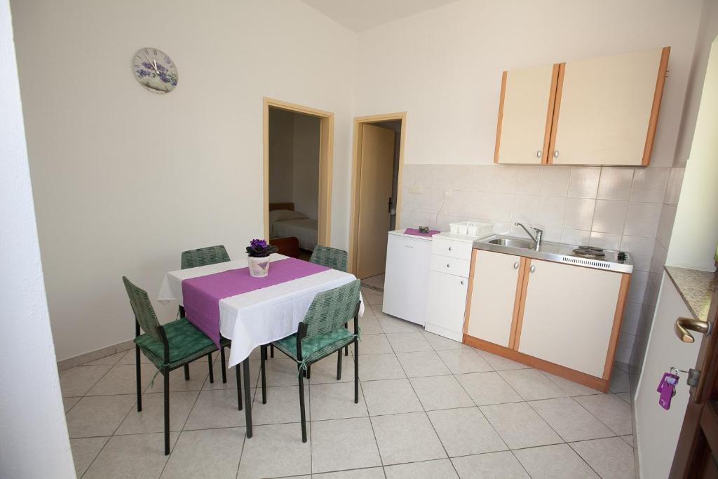 Fotografia z galérie ubytovania Apartments with a parking space Bibinje, Zadar - 11074 v Bibinje