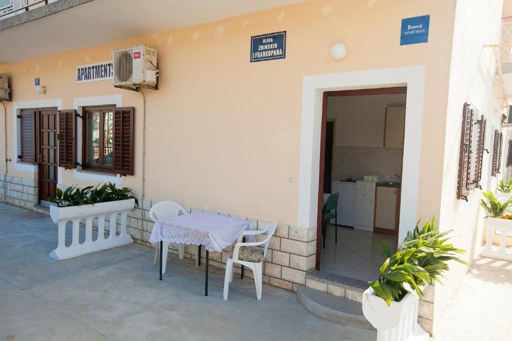 Fotografia z galérie ubytovania Apartments with a parking space Bibinje, Zadar - 11074 v Bibinje