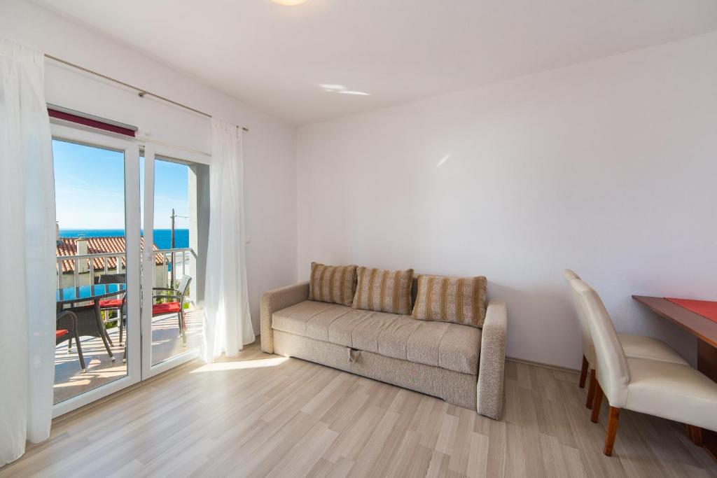 Posedenie v ubytovaní Apartment Brist 11078c
