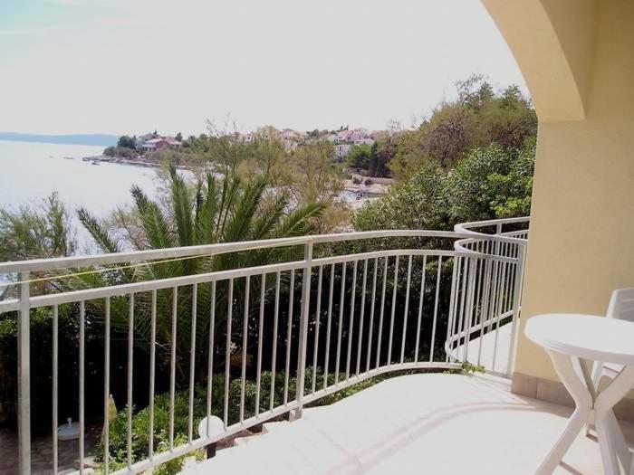 Fotografia z galérie ubytovania Apartments by the sea Mavarstica, Ciovo - 11102 v Trogiri