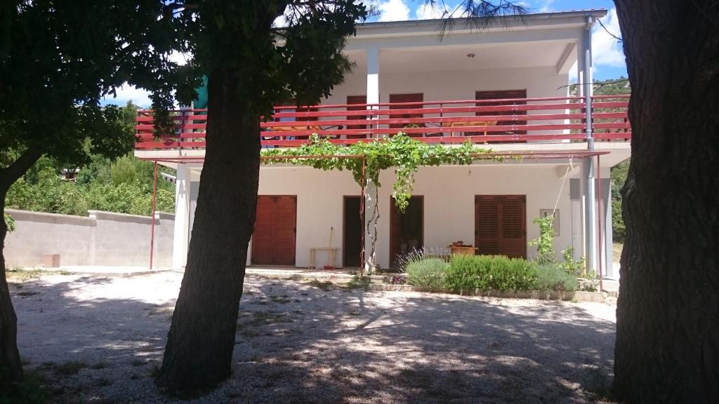 Budova, v ktorej sa apartmán nachádza