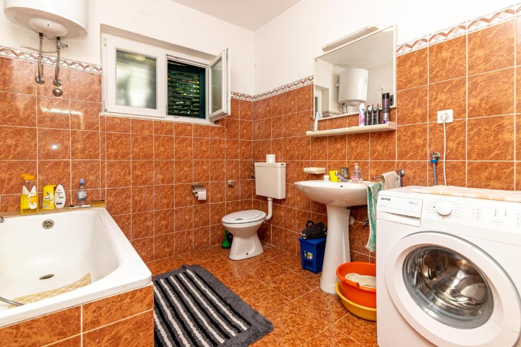 Koupelna v ubytování Apartment Supetar 11278a