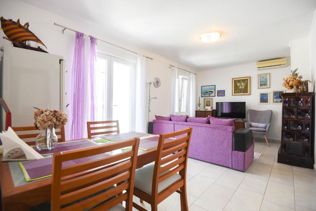 Posezení v ubytování Apartments by the sea Splitska, Brac - 11300