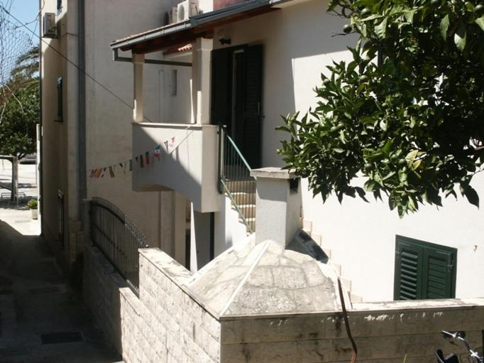 Budova, v ktorej sa apartmán nachádza