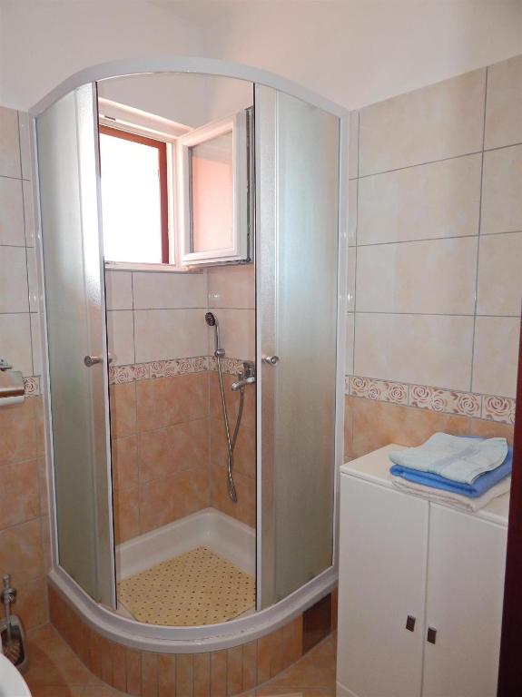 Kúpeľňa v ubytovaní Apartment Pag 11358e