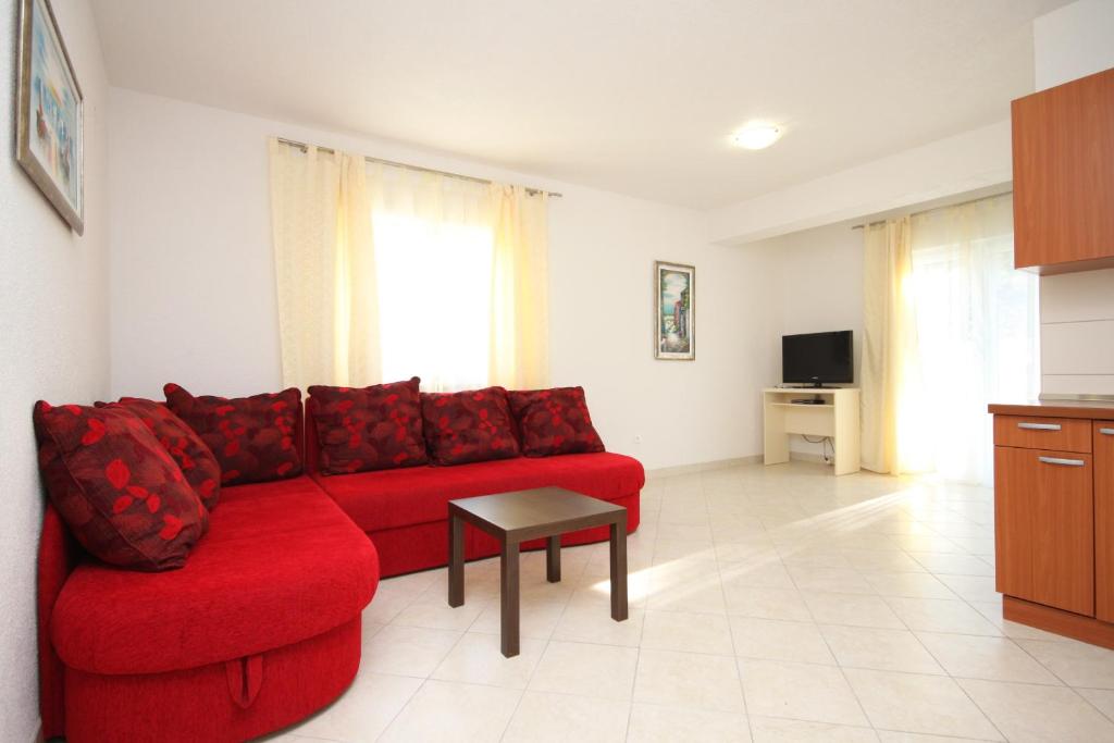 Fotografia z galérie ubytovania Family friendly apartments with a swimming pool Okrug Gornji, Ciovo - 10401 v Trogiri