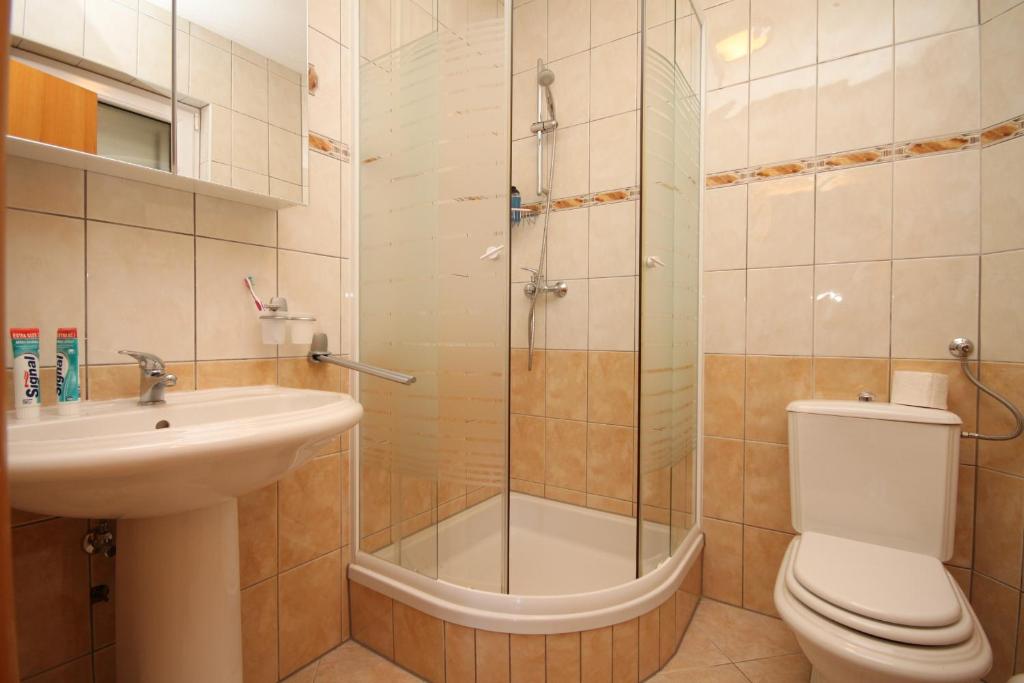 Fotografia z galérie ubytovania Family friendly apartments with a swimming pool Okrug Gornji, Ciovo - 10401 v Trogiri