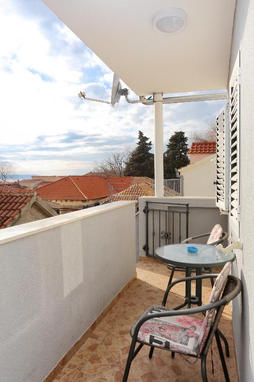 Balkón nebo terasa v ubytování Apartments by the sea Kastel Kambelovac, Kastela - 8679