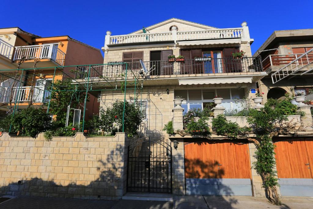 Fotografia z galérie ubytovania Apartments with a parking space Gradac, Makarska - 6825 v destinácii Gradac
