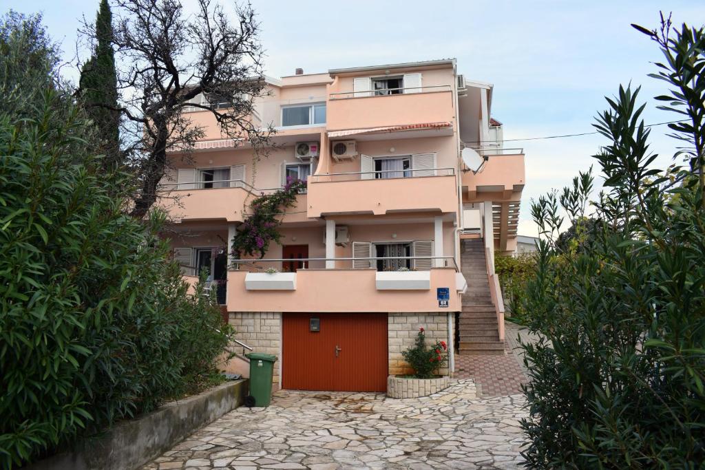 Budova, kde se apartmán nachází
