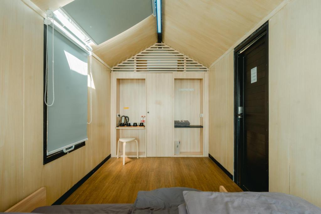 Kuchyň nebo kuchyňský kout v ubytování Bobocabin Coban Rondo, Malang