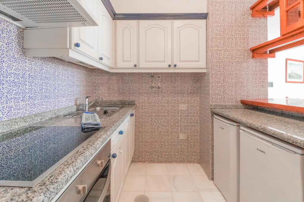 Parque Santiago III Official - Three-Bedroom Classic Apartment With Garden View