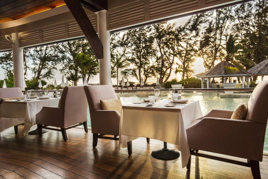 Restaurace v ubytování LUX* Saint Gilles Resort