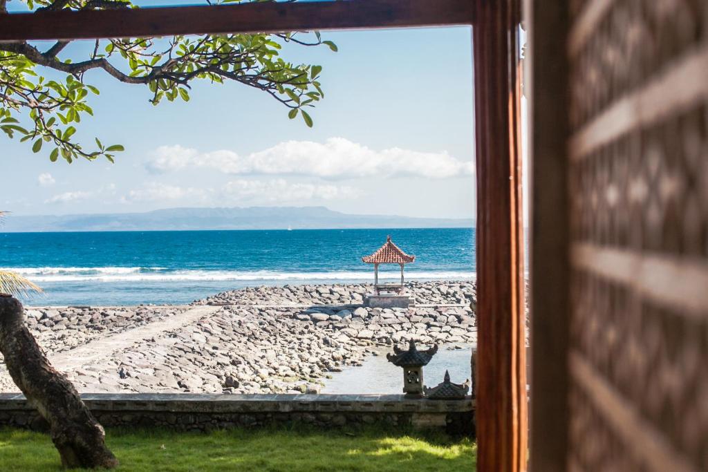 Relax Beach Resort Candidasa - Deluxe Double Room With Balcony And Sea View