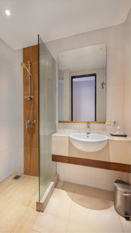 Phòng tắm tại Prima In Hotel Malioboro