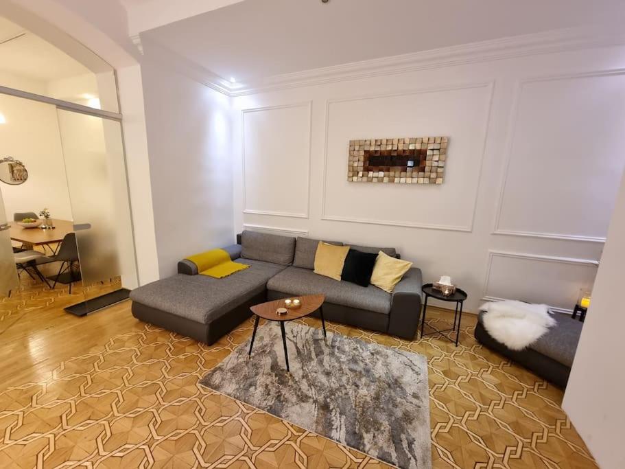 Sissi Royal Suite - Inner City 4 bedroom apartment