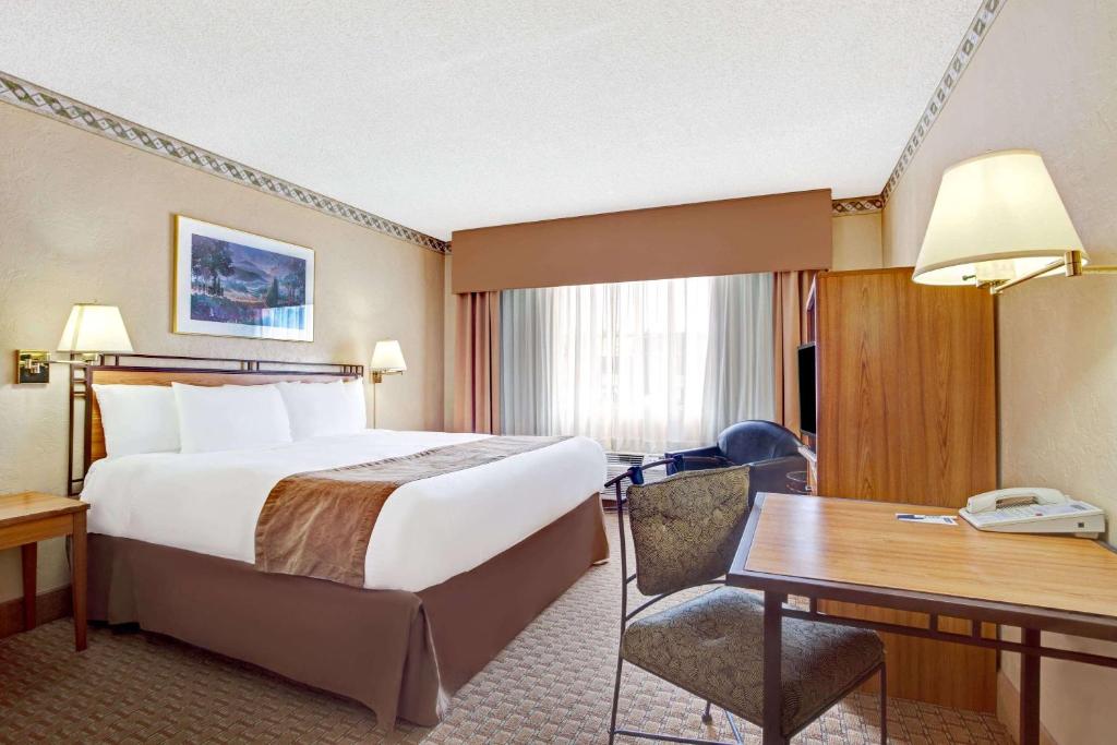 Travelodge by Wyndham Seattle By The Space Needle photo