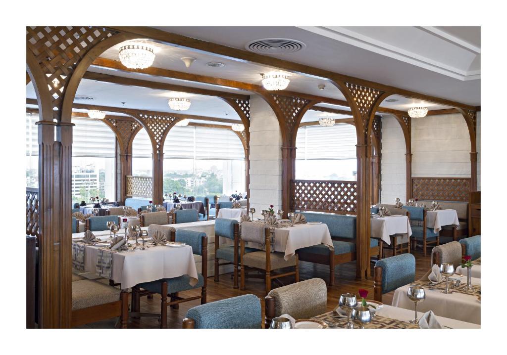 Restaurace v ubytování Clarks Avadh
