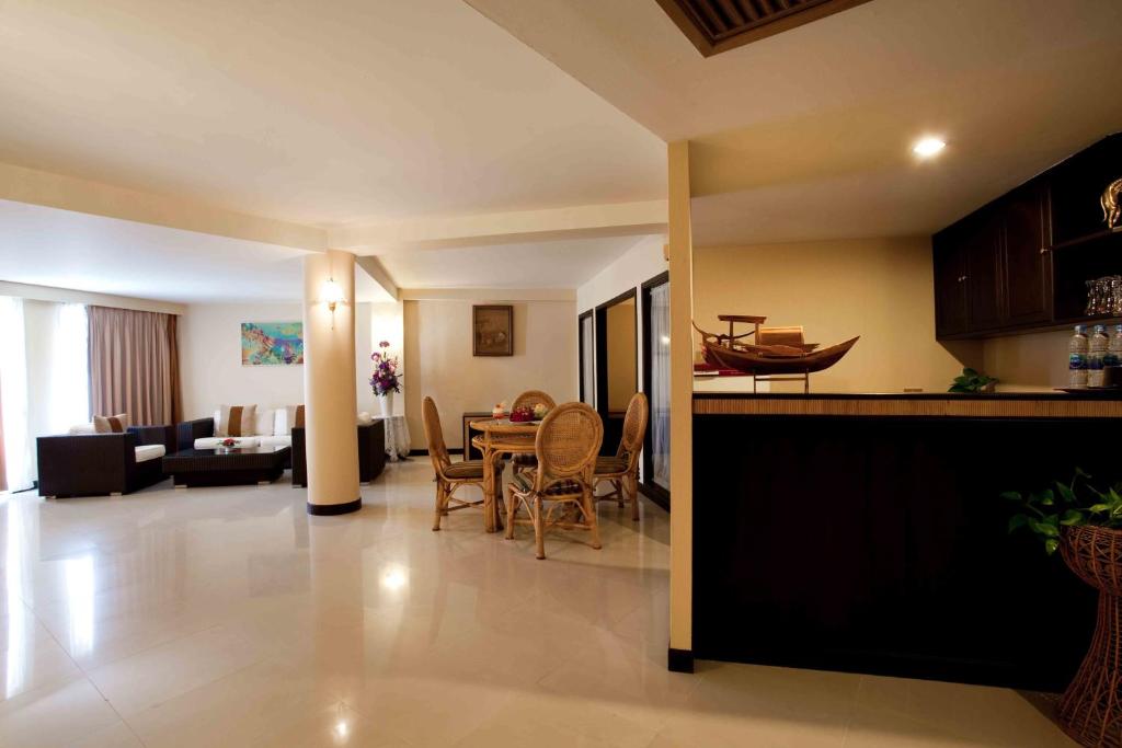 Methavalai Hotel - Suite Junior