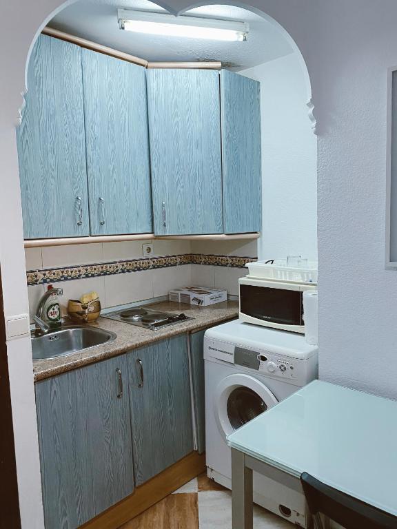 Fotografie z fotogalerie ubytování Acogedor estudio a 2 min de la playa v destinaci Torremolinos