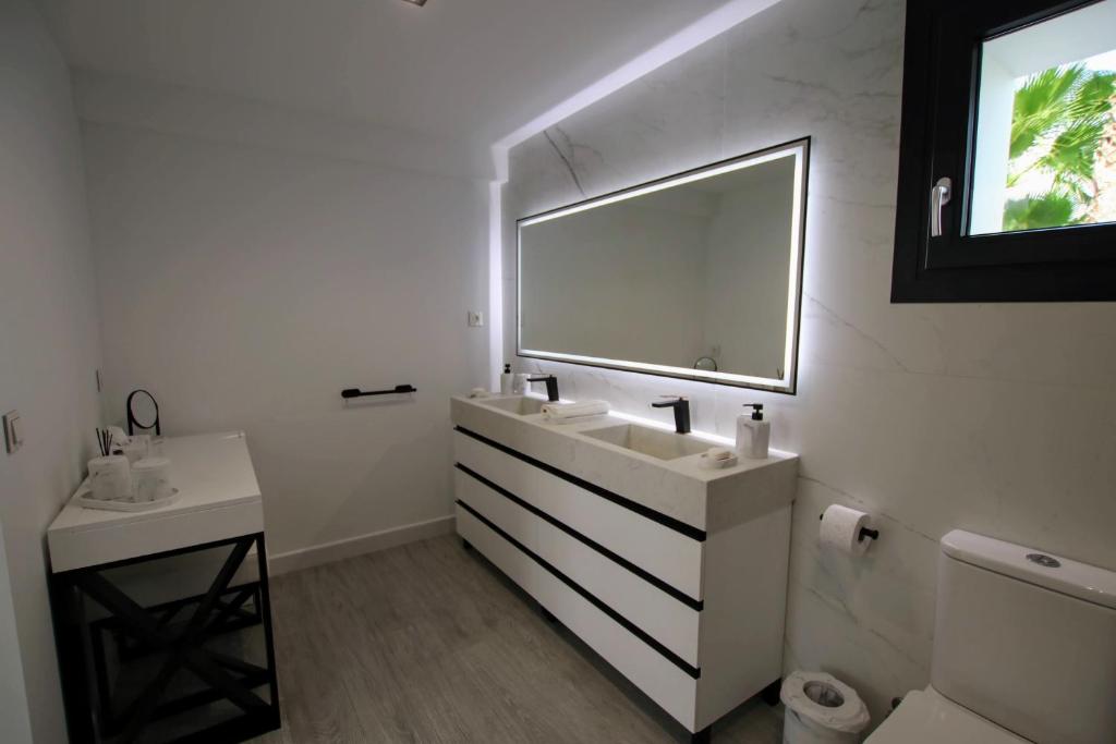 Łazienka w obiekcie TESS Villa Le Clos Fleury