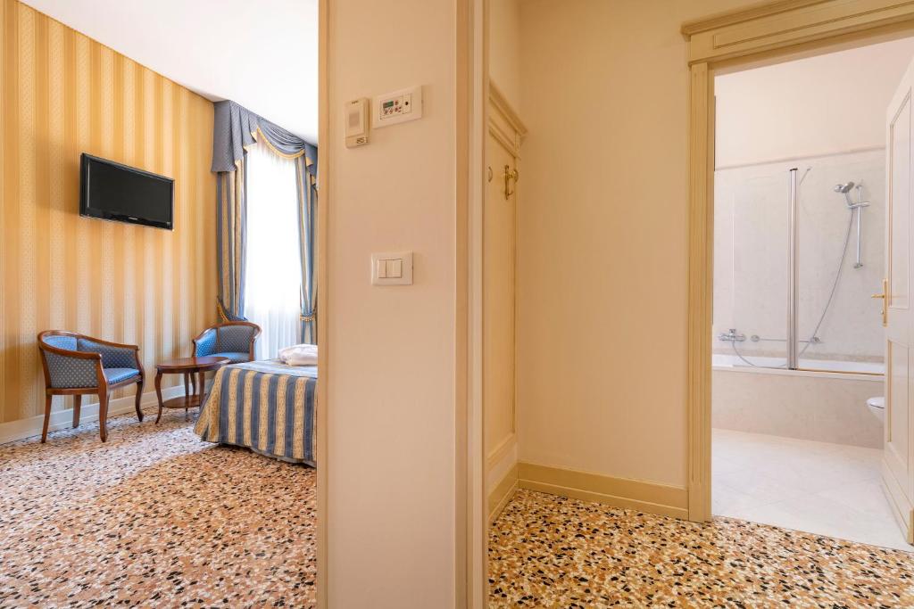 Koupelna v ubytování Hotel Bella Venezia