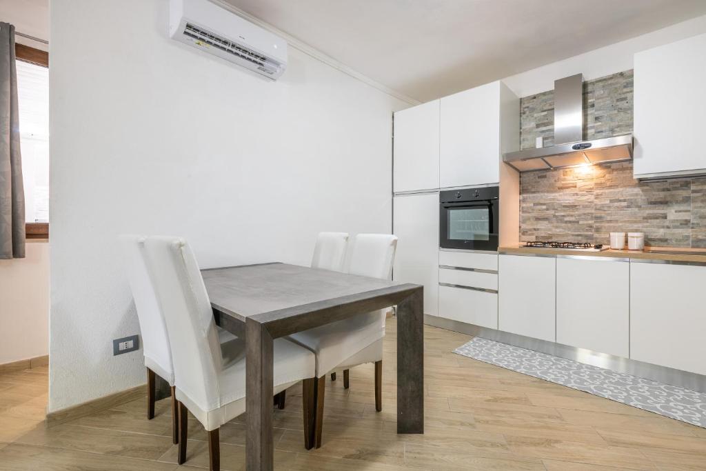 Kuchnia lub aneks kuchenny w obiekcie Villa Tore