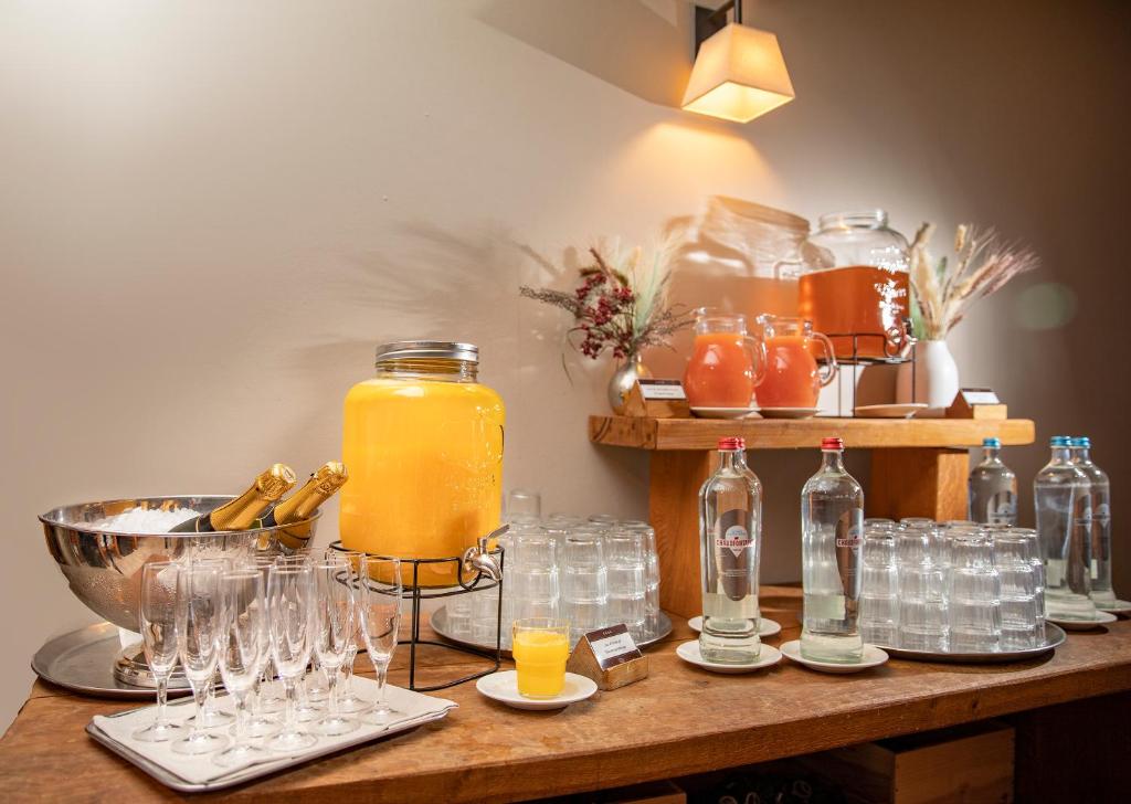 Nápoje v ubytování Hotel Quartier Latin