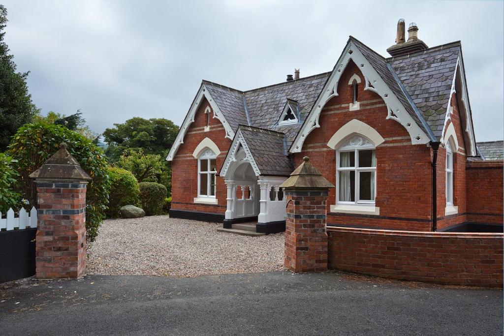 The Willows Lovely Double Apartment - Housity