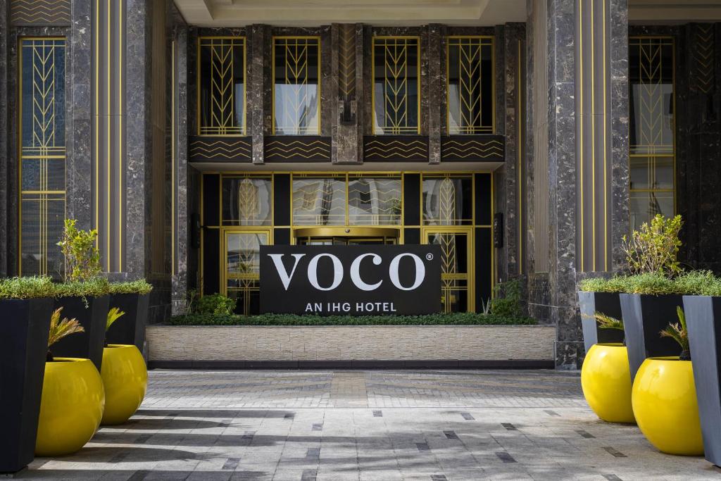 Certifikát, hodnocení, plakát nebo jiný dokument vystavený v ubytování voco Doha West Bay Suites by IHG