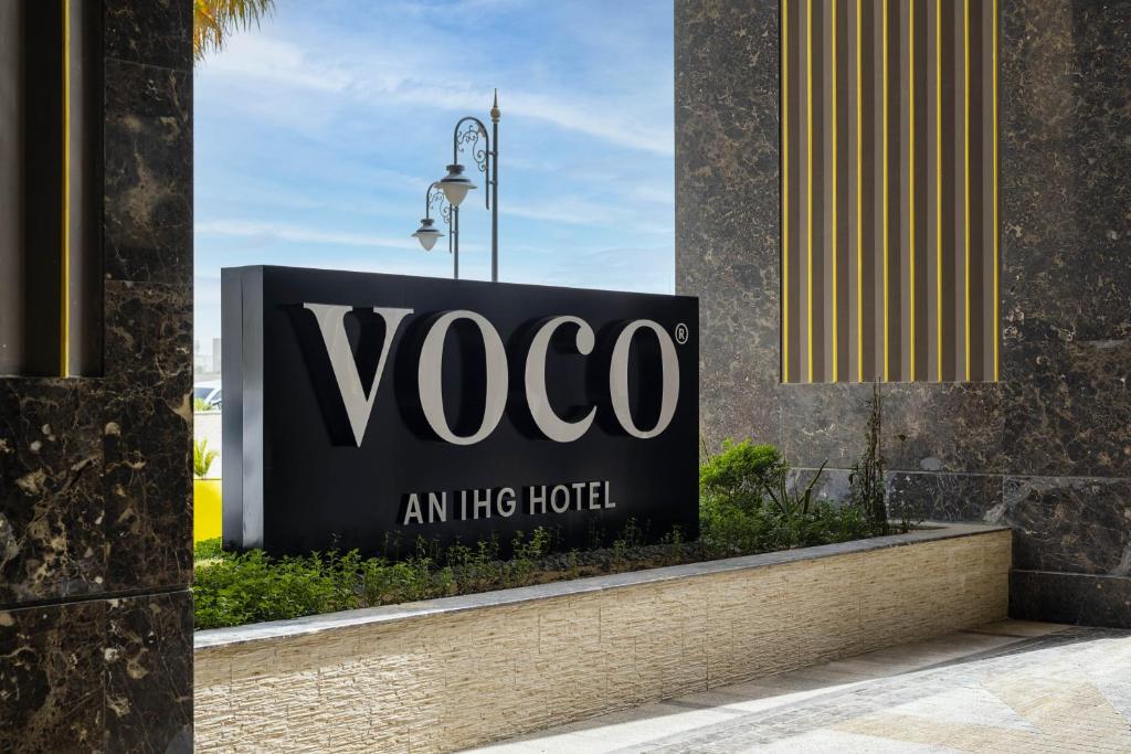 Certifikát, hodnocení, plakát nebo jiný dokument vystavený v ubytování voco Doha West Bay Suites by IHG