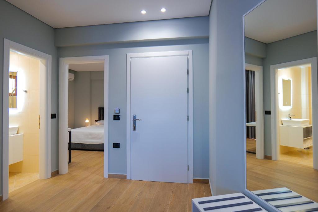 Postel nebo postele na pokoji v ubytování Sky Way SKK Luxury Apartments