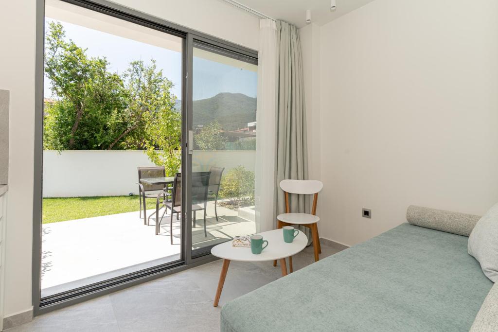 MERA APARTMENTS - 12