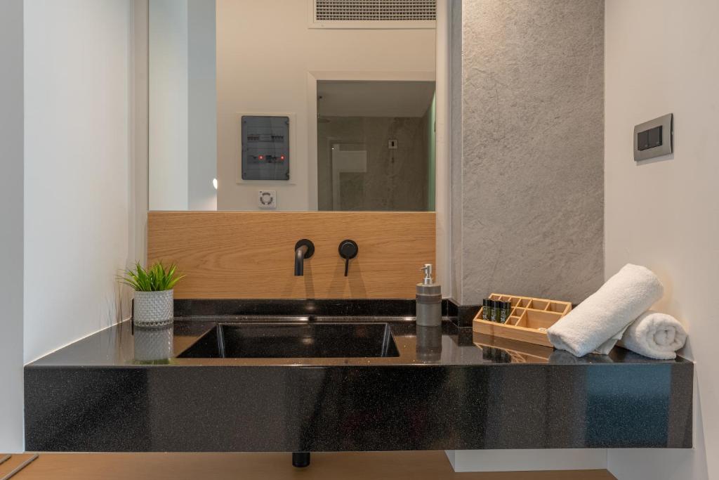 MERA APARTMENTS - 11