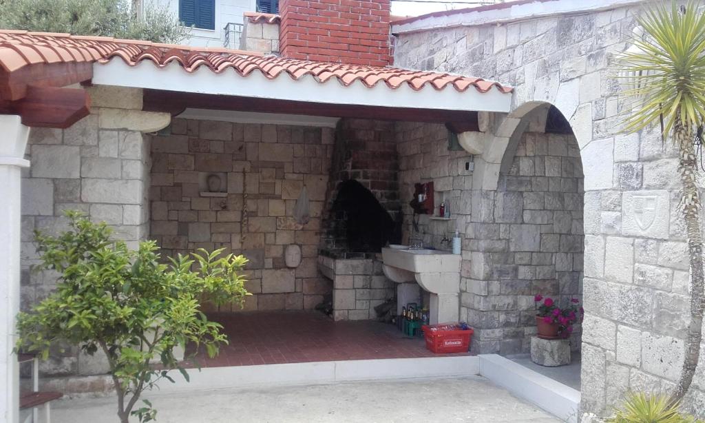 Fotografie z fotogalerie ubytování Apartments by the sea Arbanija, Ciovo - 11592 v Trogiru