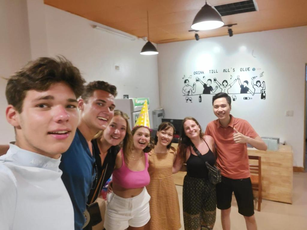 Clientes alojados en Ha Giang Safari Hostel & Motorbikes