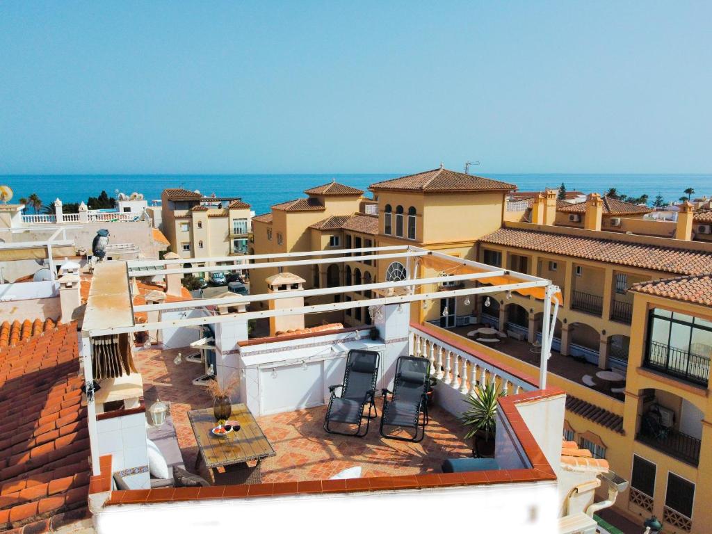 Fantastic penthouse with roof terrace in the heart of Nerja, Nerja