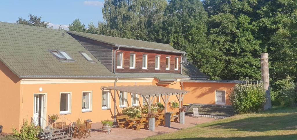 Budova, kde se aparthotel nachází