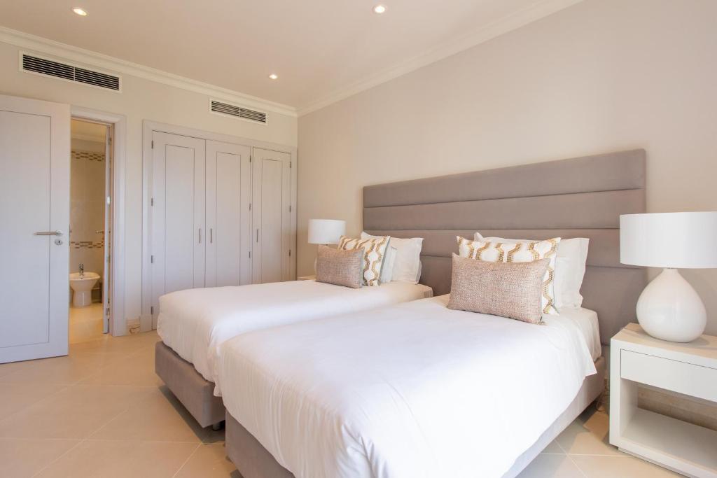 Dunas Douradas Beach Club - Jardín De Apartamentos De Tres Dormitorios - Primer Piso