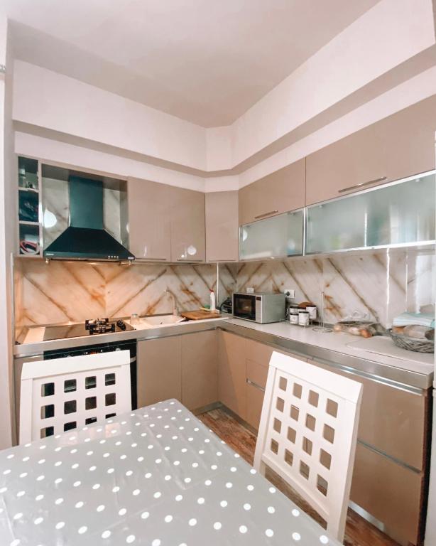 Cozy and spacious two bedroom apartment in Shengjin - Imazhi 5